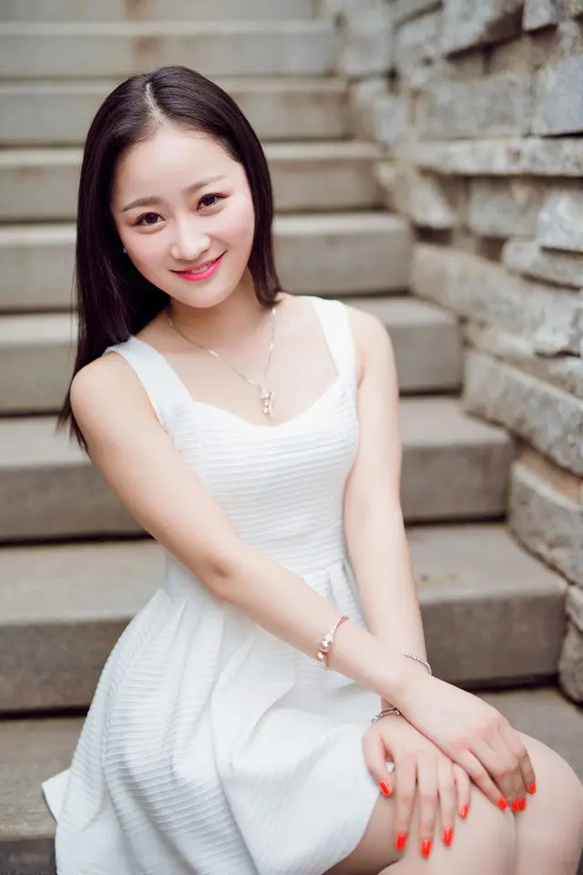 中国香港温州私人伴游商务伴游乔妹的联系方式！
