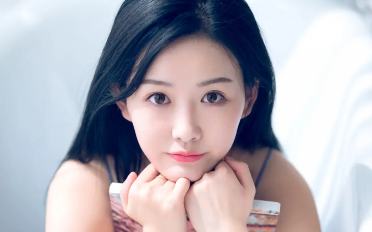 中国香港哈尔滨私人伴游燕子