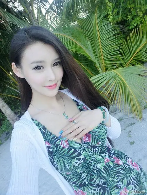 中国香港柳州伴游张莉