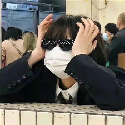 中国香港伴游女生冯萧玉的资料