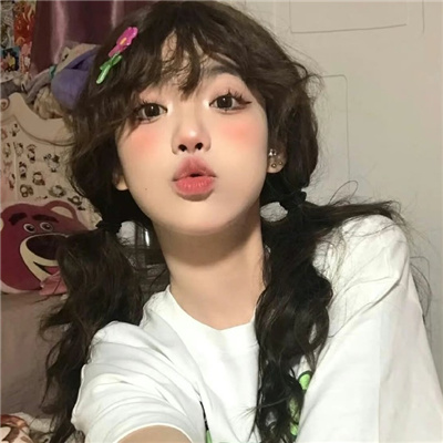 中国香港伴游女生卞寄蕾的资料